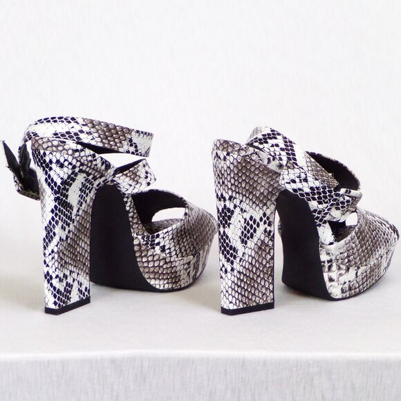 QUPID size 6.5 - 7 approx. black/white/gray faux-snake ultra-high-heel  sandals - Picture 9 of 14
